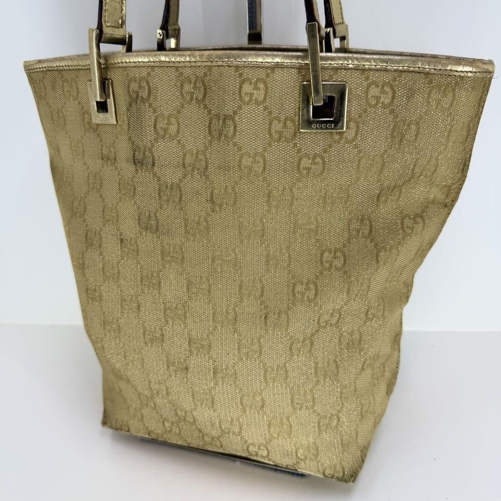GUCCI GG Supreme Canvas Tote Bag in Gold Authentic G05131908