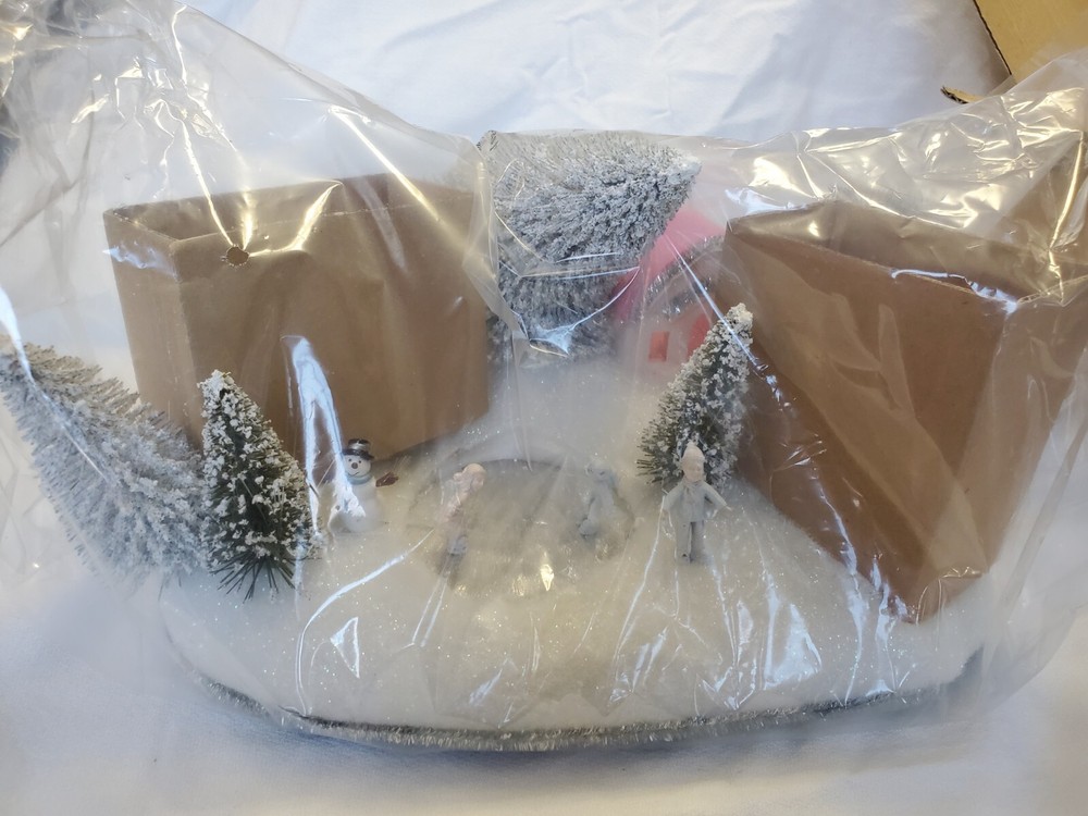 Avon 2008 Light-up Snowcap Village Holiday Decoration New in Box