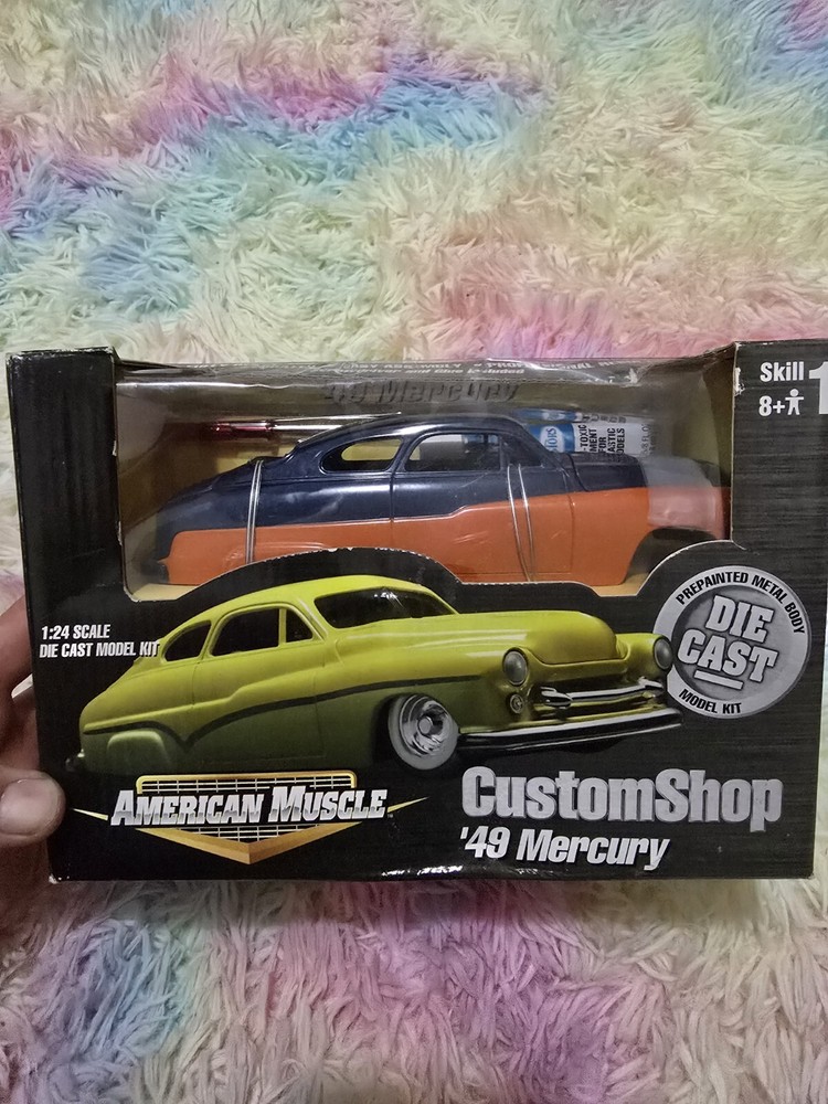 ERTL 1/24 AMERICAN MUSCLE CUSTOM SHOP Orange/blue 1949 MERCURY NEW *READ*