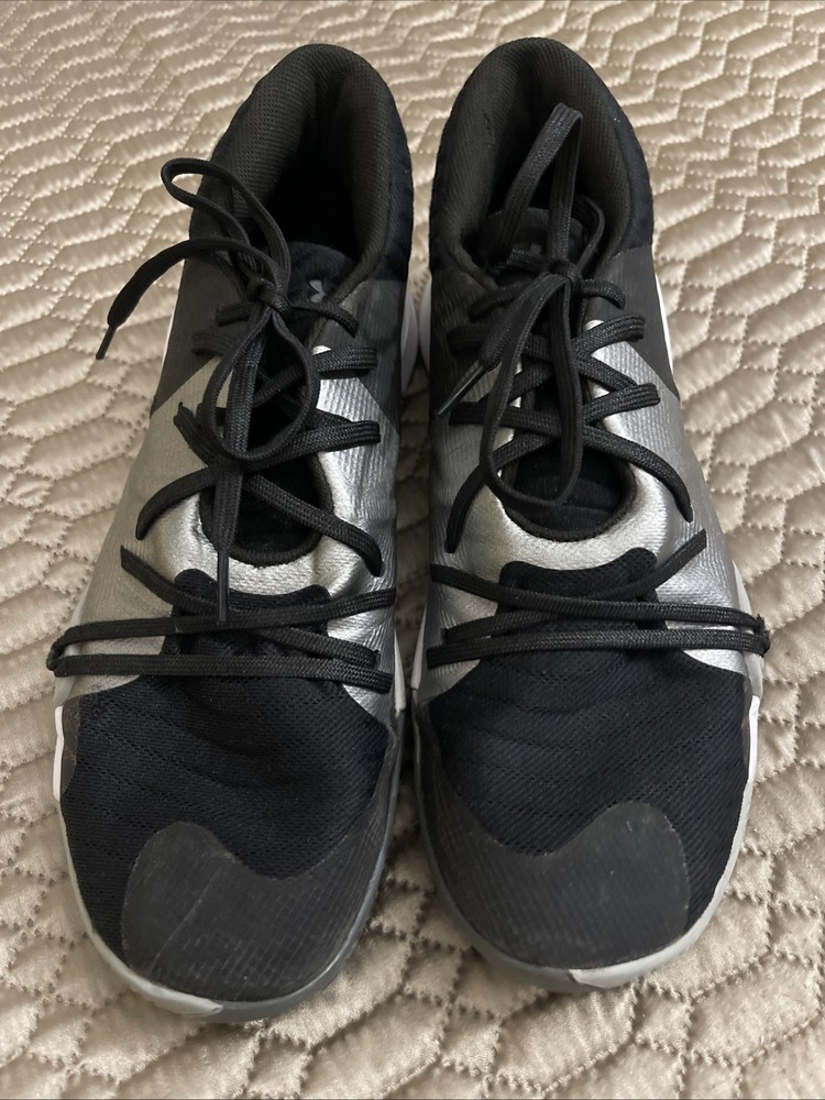 Under Armour Anatomix Spawn mens 10.5 basketball shoes blk/silver. great cond