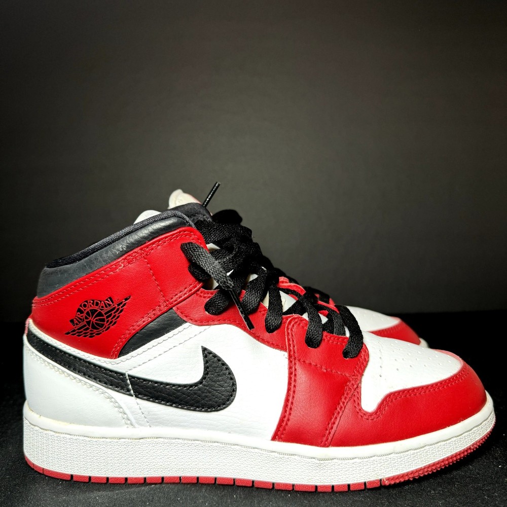 Nike Air Jordan 1 Mid GS Chicago Men's Shoes - Size 5.5
