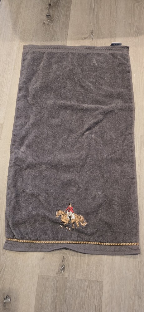 Avanti Fleur de Lis Embroidered Grey and Gold Hand Towel