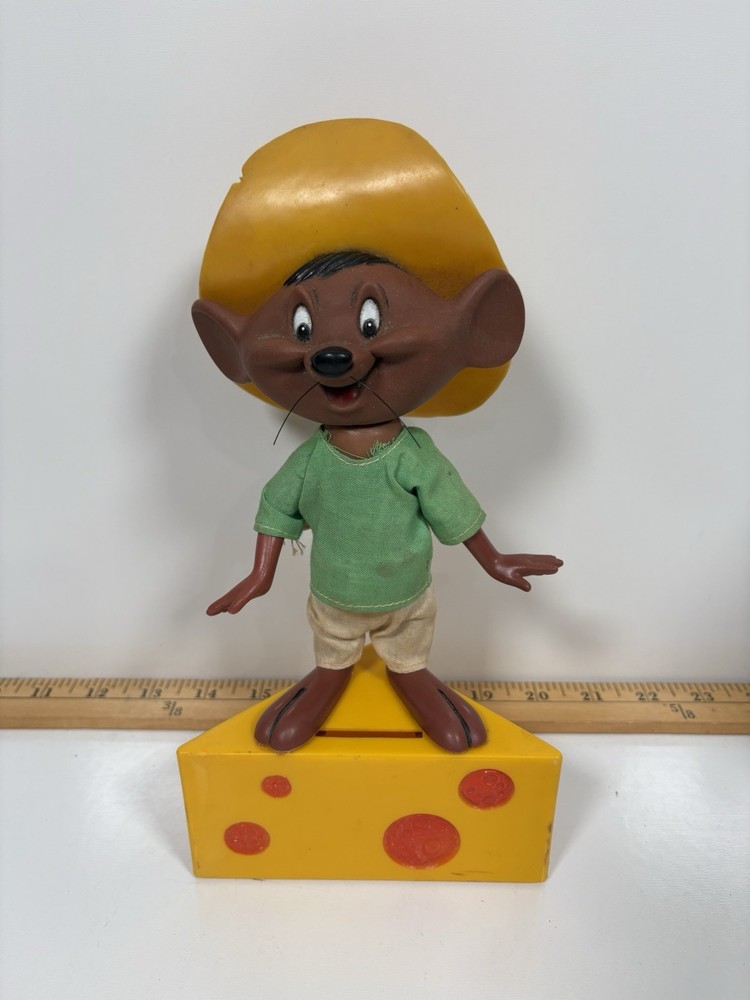 Vintage 1971 Speedy Gonzales Bank – Warner Bros Mexico Mouse on Cheese Base