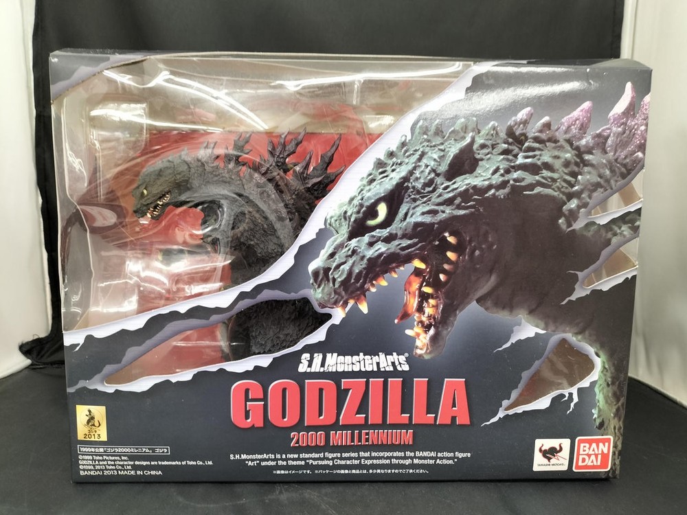 Bandai SH MonsterArts Godzilla 2000 Millennium GM654 Action Figure