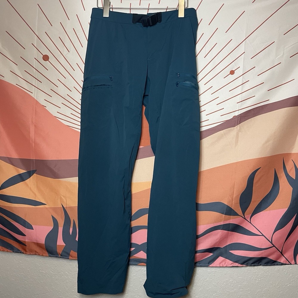 Arc’teryx Women’s Hiking Pants Size 6 (Flaws)
