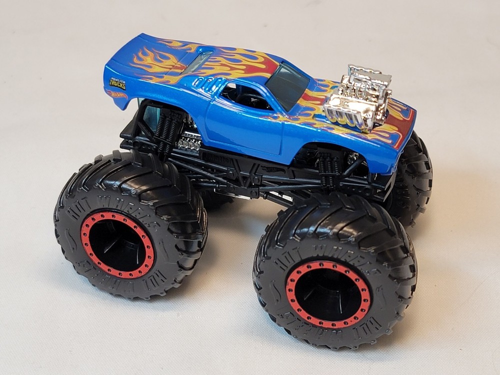 Hot Wheels Monster Jam Trucks Rodger Dodge - Blue w/ Red Rims  1:64 Scale