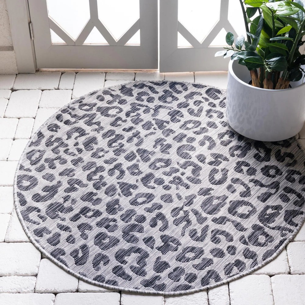 Outdoor Gallery Collection Durable Area Rug for Patio and Deck